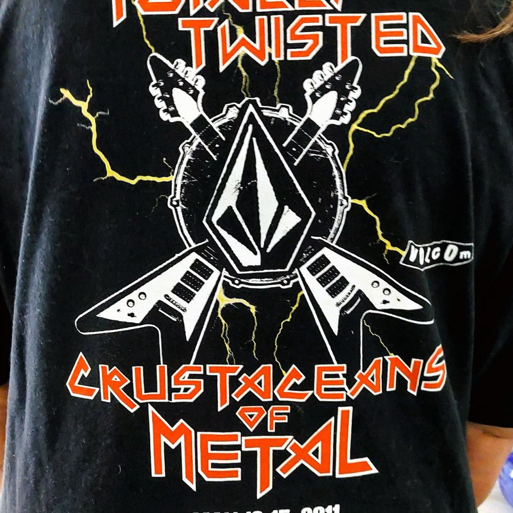 Volcom's Totally Twisted Crustaceans of Metal and surf shirt 2011 - Picture 3 of 7